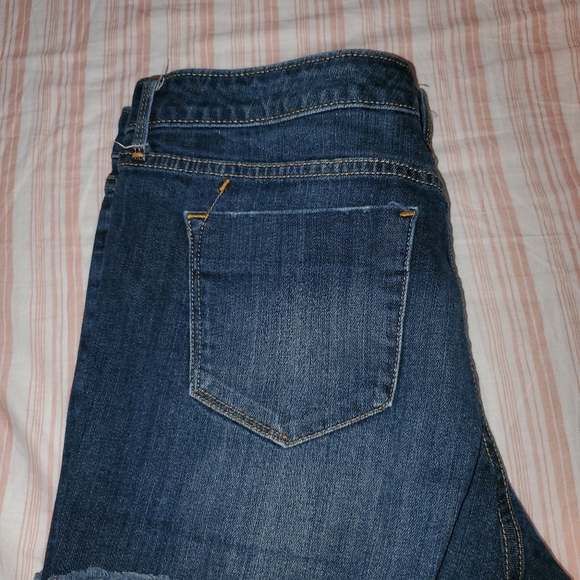 Massimo Shorts - Picture 3 of 4